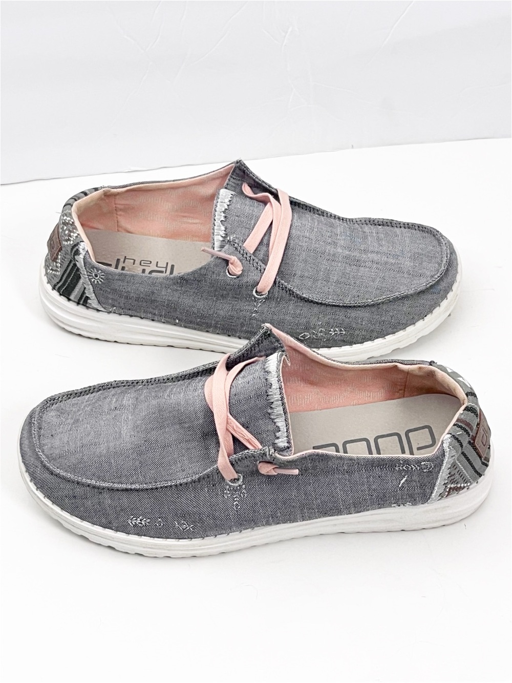 HEY DUDE Wendy Boho Gray Aztec Print Slip On Shoes Size 9 Casual Neutral Comfy - Picture 10 of 11